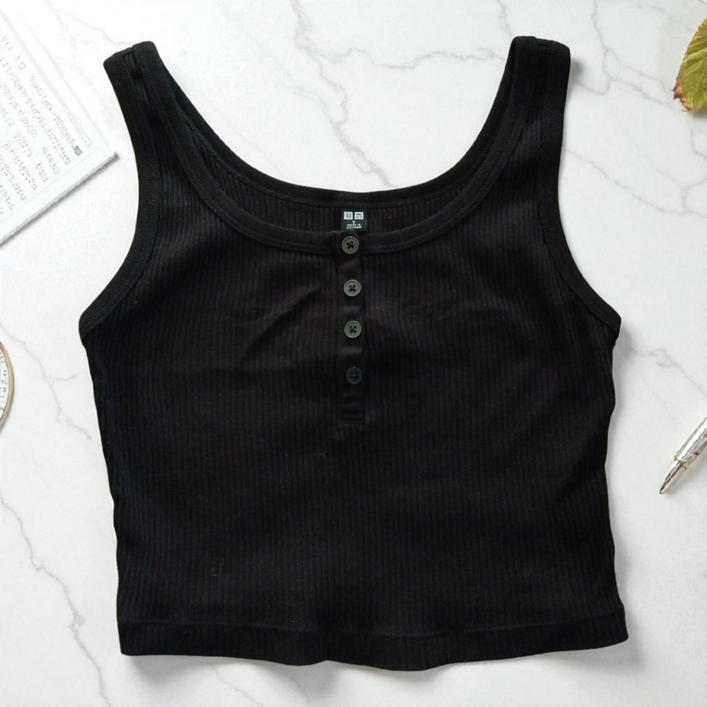 Uniqlo Black Buttoned Ribbed Tank Top